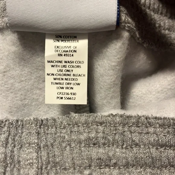 Champion NWT UConn Sweatpants- Youth Large 10-12 - Picture 6 of 8